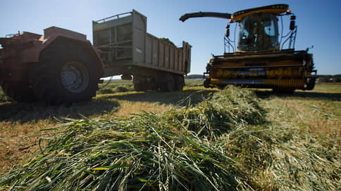 Аграрии УрФО обмолотили свыше 50% посевных площадей