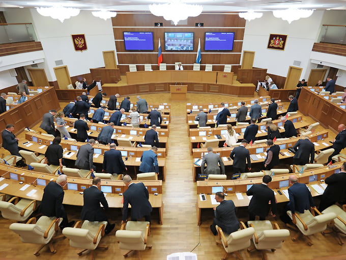 Депутатов Урала смогут признавать почетными гражданами до окончания полномочий