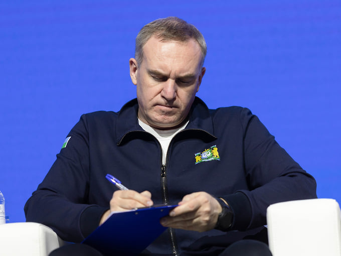 Губернатор ХМАО расширил запрет на работу мигрантов на 30 сфер экономики
