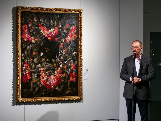Директор Екатеринбургского музея изобразительных искусств Никита Корытин на открытии выставки