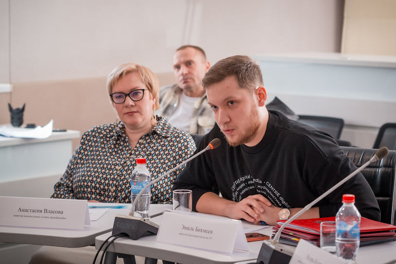 Руководитель медиахолдинга Centre digital & media Анастасия Власова и директор Корпорации развития Удмуртии Эмиль Бикмеев 