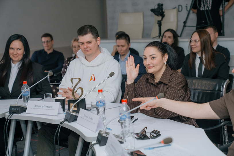Бизнес-тренер Александр Некрасов и основательница центра ритуальных услуг «Комфорт» Евгения Злобина 