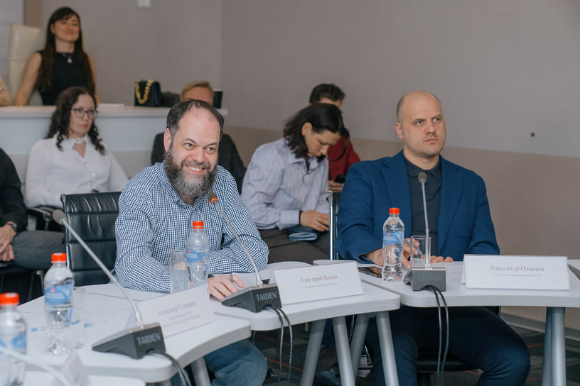 Основатель компании «Пиком» Григорий Коган и и. о. министра цифрового развития Удмуртии Александр Олюнин 