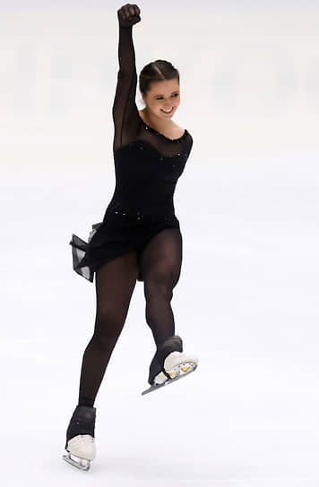 Камила Валиева на чемпионате России по прыжкам на коньках в декабре 2022 года