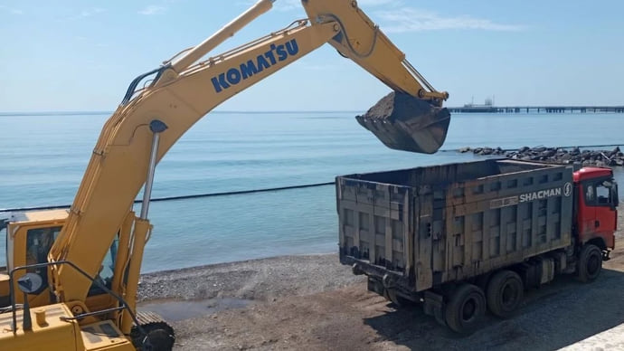 В Туапсе собрали более 27,7 тысячи кубометров замазученного грунта