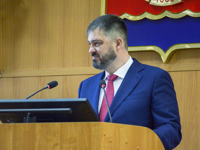 Дума Дзержинска приняла отставку мэра Михаила Клинкова