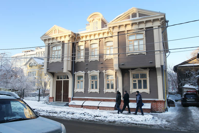 В ноябре 2022 года сдан в эксплуатацию отреставрированный главный дом усадьбы Гусевых на Славянской улице