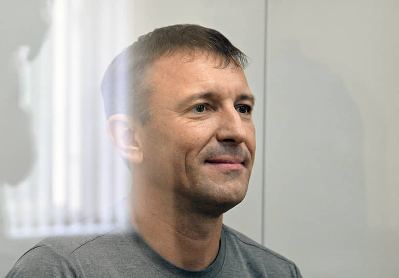 Бывший генерал-майор Иван Попов намерен отстаивать свое доброе имя в Верховном суде 
