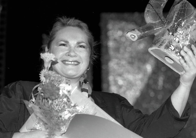 За роль тетки Татьяны в драме Владимира Хотиненко «Мусульманин» (1995) Нина Усатова была удостоена премий «Ника» и «Кинотавр». Актрисе удалось с ювелирной точностью передать сложнейшую внутреннюю драму матери, разрывающейся между традиционной деревенской моралью, религиозным расколом с вернувшимся из афганского плена сыном и безграничной материнской любовью