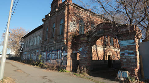 Старинный особняк на шоссе Космонавтов продают за 1 рубль