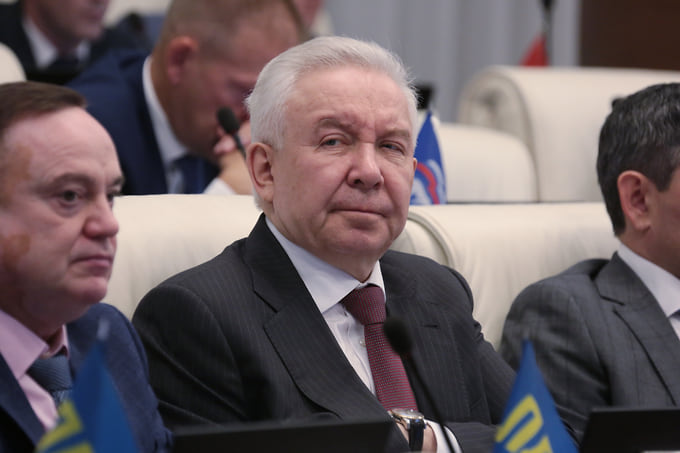 Экс-директор АО «Протон-ПМ» Игорь Арбузов впервые стал депутатом. Он избран в округе №11, который в прошлом созыве представлял главврач детской краевой больницы Дмитрий Бондарь из «Единой России»