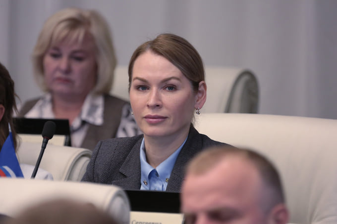 Руководитель АНО «Комитет семей воинов Отечества Пермского края» Ирина Ермакова представляет в новом созыве партию «Единая Россия». До избрания депутатом она представляла пермскую общественную палату на федеральном уровне