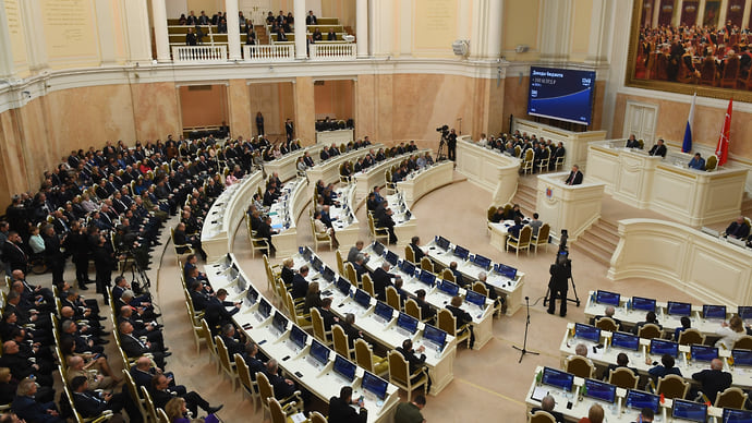 В Петербурге одобрили в первом чтении поправку о поддержке работников НКО