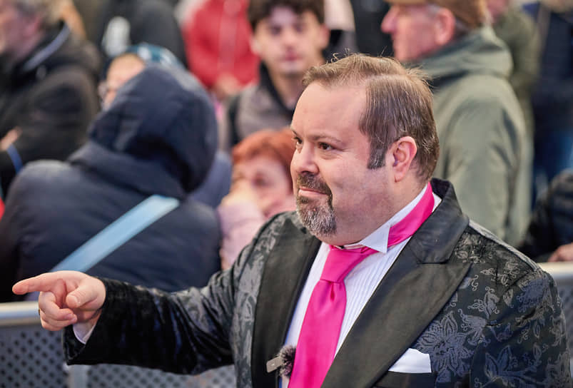 Виолончелист Борислав Струлев во время пресс-подхода перед началом концерта