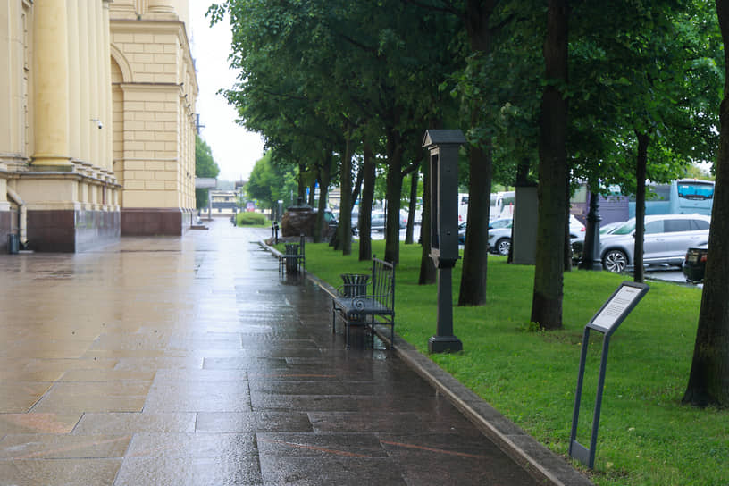 Бульвар появился на Троицкой площади — между Петровской набережной и улицей Куйбышева