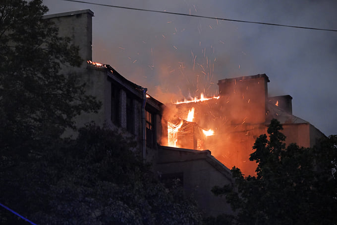 Вид на пожар с улицы Репина