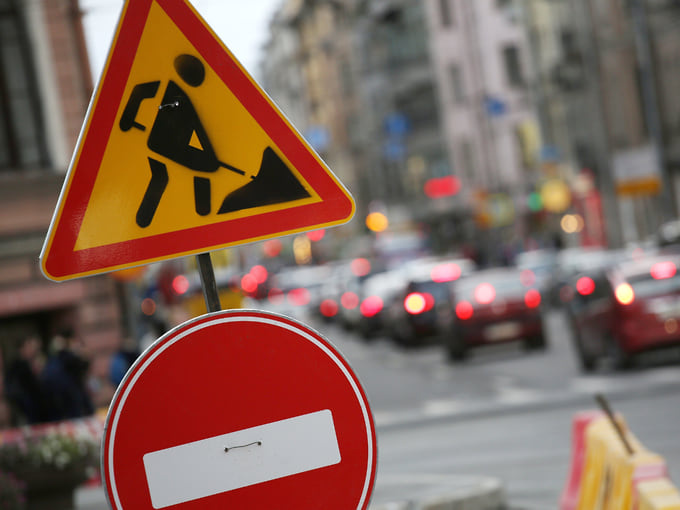 В Петербурге с 17 октября ограничат движение на шести участках дорог