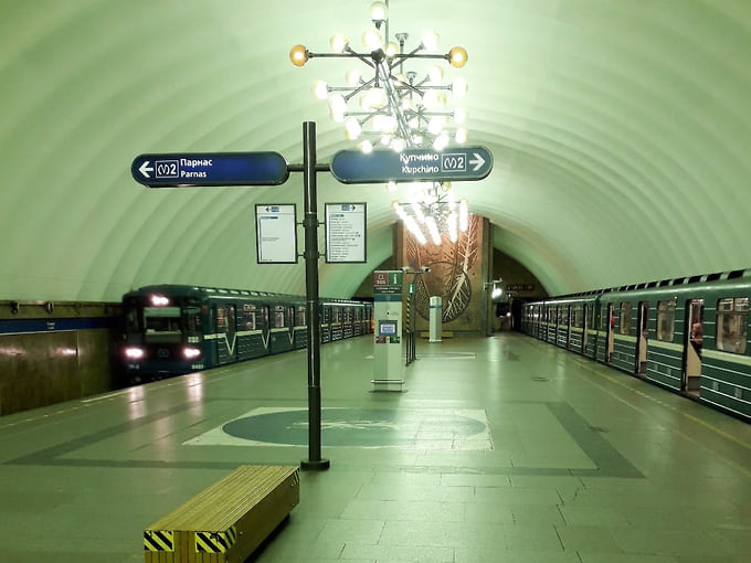 Метро Петербурга готово принимать людей во время атак БПЛА