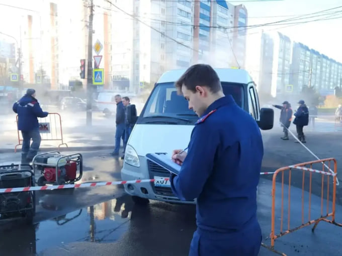 В Колпино при прорыве трубы с кипятком пострадали женщина и ребенок