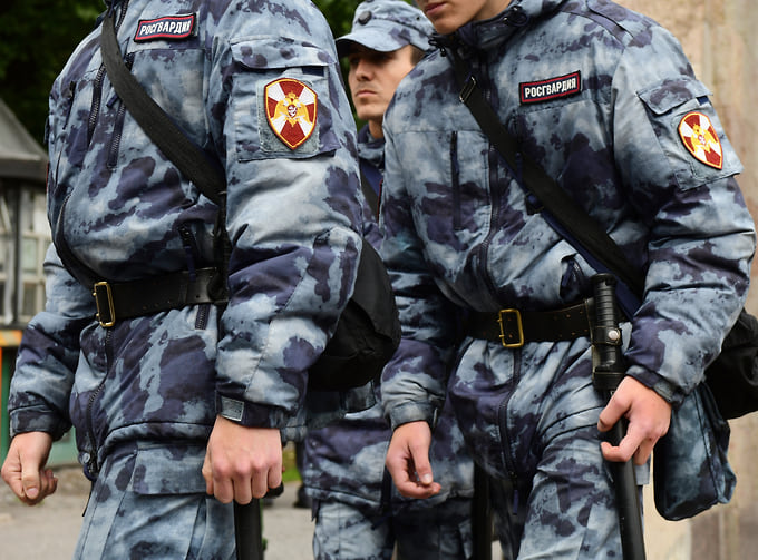 На Лесном проспекте сотрудник Росгвардии спасавший тонущую девочку вызвал скорую помощь 