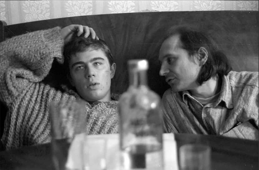 В 1997 году на экраны вышел фильм, который стал социальным явлением, слепком эпохи и манифестом поколения. «Брат» Алексея Балабанова начинался как скромный низкобюджетный проект, а обернулся национальным мифом, в центре которого оказались двое — режиссер и его главный актер. История «Брата» началась осенью 1996 года на фестивале «Кинотавр» в Сочи. Алексей Балабанов увидел фильм «Кавказский пленник», где в одной из главных ролей снялся никому не известный Сергей Бодров-младший, Балабанов сказал Бодрову: «А давай вместе кино снимем?» Бодров ответил мгновенно: «Ну давай». Балабанов на даче за несколько дней написал сценарий «Брата». Вместе с Бодровым они создали образ, ставший архетипом: «парень, который вернулся домой после армии». Бюджет фильма для киноиндустрии был крайне мал — $10–20 тыс. Центральные телеканалы отказались финансировать картину, посчитав ее неполиткорректной, слишком провокационной и агрессивной