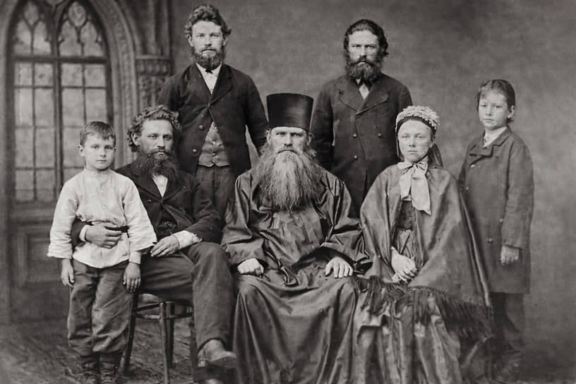 1875 год. Семья Ивана Петровича Павлова, его отец Петр Дмитриевич, мать Варвара Ивановна, братья Сергей, Дмитрий, Петр, сестра Лидия 