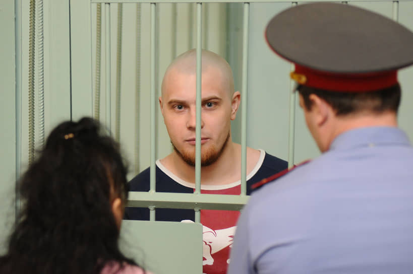 Приговоренный к пожизненному заключению Алексей Воеводин перед оглашением приговора ОПГ Боровикова — Воеводина в городском суде. Июнь 2011 года