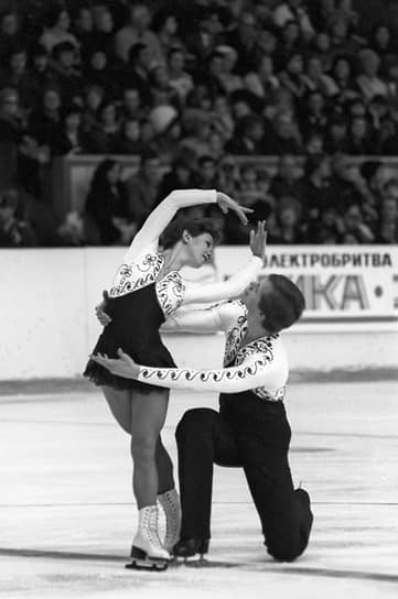 Пропустив сезон, Ирина Воробьева встала в пару с Игорем Лисовским. В 1981 году спортсмены завоевали золото на чемпионатах Европы и мира. В 2022-м Ирины Воробьевой не стало. «На протяжении всей спортивной карьеры Ирина в паре со своими партнерами показывала сумасшедшие результаты! Она была безумно предана делу, трудолюбива... Человек железной воли и сильного характера»,— вспоминала первую ученицу Тамара Москвина