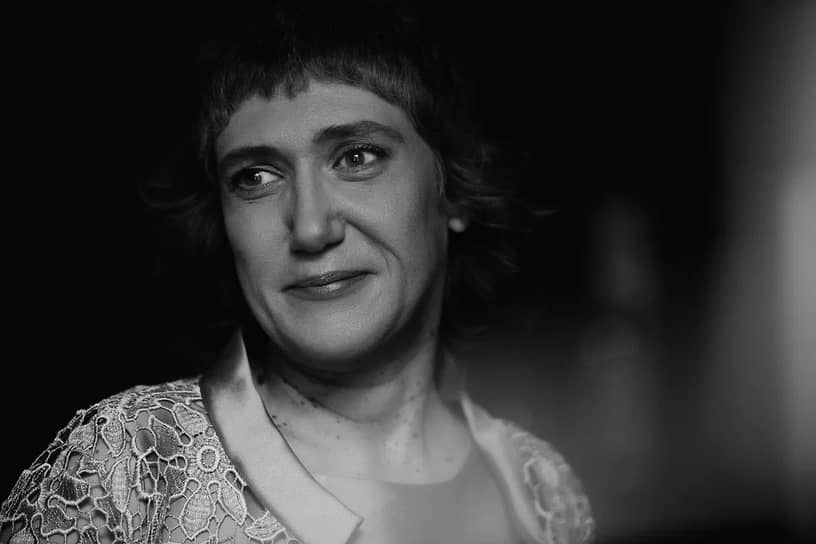 Юлия Найвальт, фотохудожник, обладатель национальной премии «Золотой Пегас» гильдии профессиональных фотографов СМИ (2012), член Союза художников России (2009)  