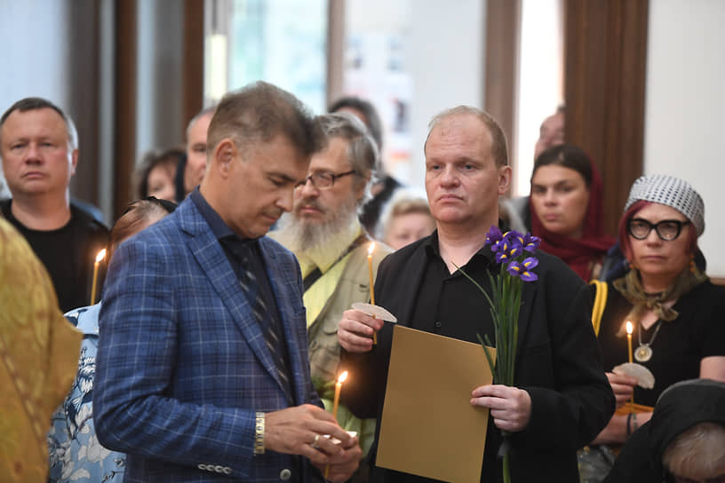 Председатель комитета по печати Владимир Рябовол и музыкант, шоумен Всеволод Москвин на церемонии