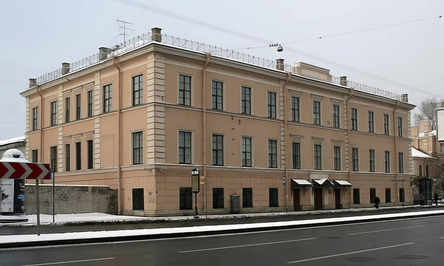 Казармы Измайловского полка . Госпитальный корпус Измайловский пр., 17