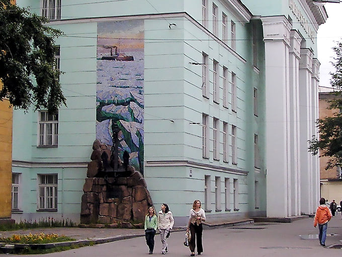 Экспозиция открыта, суд идет