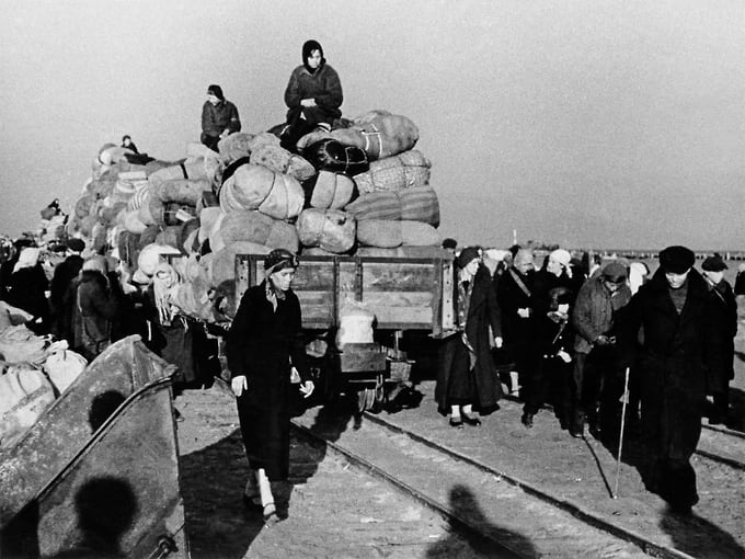 Блокада Ленинграда. Эвакуация ленинградцев. Ладога. Район Борисова Грива 