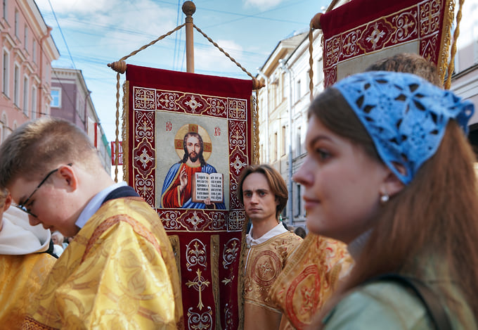 Участники перед крестным ходом