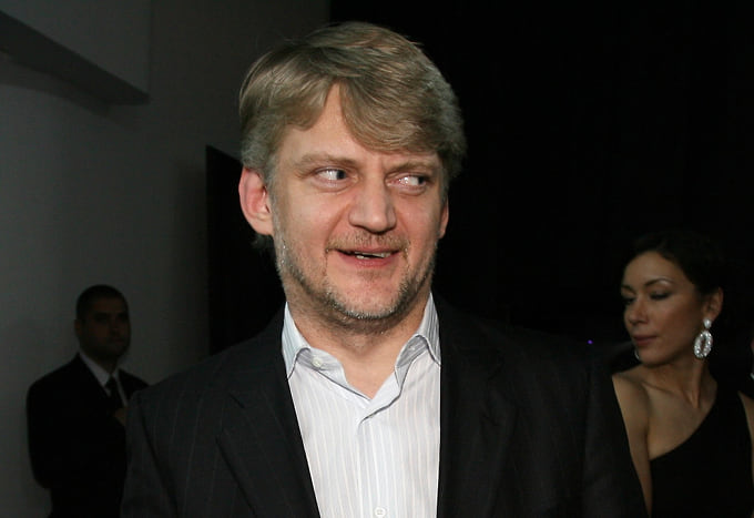 Генеральный директор ЗАО «Ренова» Александр Зарубин во время благотворительного аукциона, посвященного 10-летию журнала «Vogue» в 2008 году