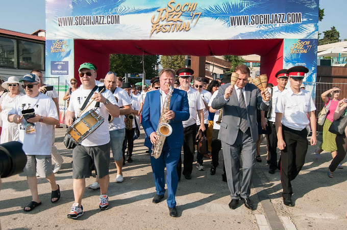 Игорь Бутман (в центре) на открытии Sochi Jazz Festival. 2017 год 