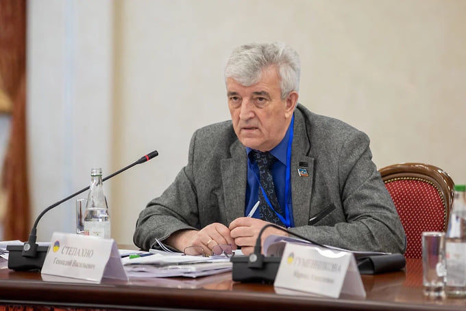 Заместитель Председателя регионального парламента Геннадий Степахно, 2024 год 
