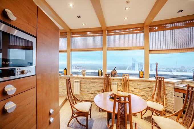 Ситуацию в элитном сегменте можно охарактеризовать как относительно сбалансированную: предложение остается ограниченным, но при этом достаточным для текущего спроса