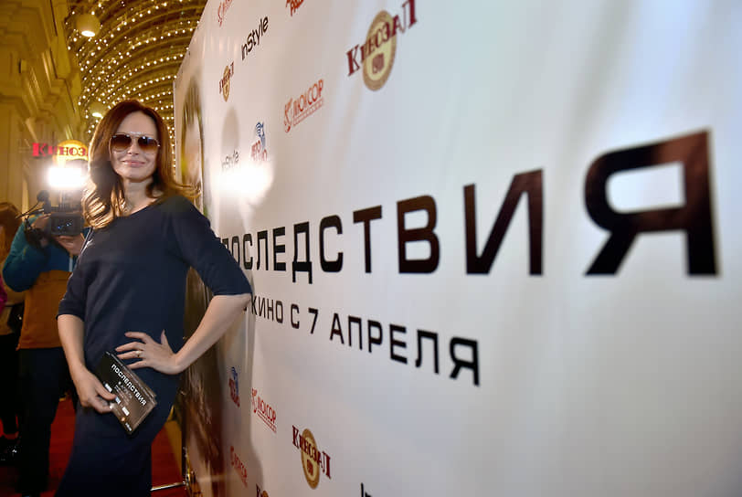 «В кино есть хитрости. Можно сделать несколько дублей, пойти к монитору посмотреть запись и понять, что ты делаешь не так, внести коррективы. В театре ты вышел на сцену — и вот какой ты сегодня, твое психологическое состояние, твой напор. Ну, это штучное искусство» (из интервью агентству «ТАСС»). Ирина Безрукова много работает в театре и кино. Например, с 1991 года по 2015-й актриса работала в театре и снялась почти в 30 фильмах