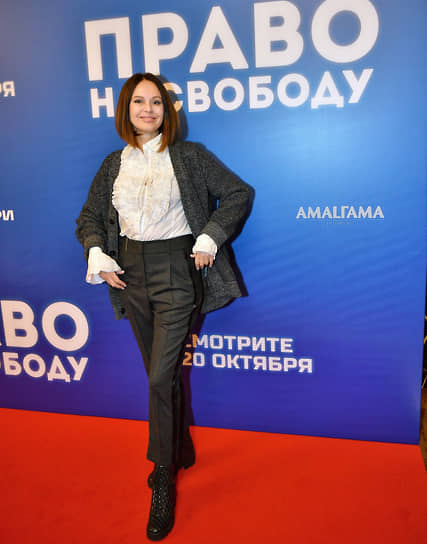 «У меня появился дом в Московской области, но я туда не перебралась жить. Получается, что в Подмосковье у меня дача. Люблю приезжать туда в одиночестве. Моя работа связана с постоянным общением, поэтому мне нравятся моменты уединения» (из интервью изданию «Газета.Ru»). Ирина Безрукова сейчас не замужем. Ведет здоровый образ жизни, абсолютно исключает алкоголь и табак. Участвует в телевизионных шоу