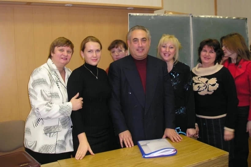 «Я не люблю говорить о себе в превосходных интонациях. Да, у меня учатся студенты, но они учатся у многих профессоров» (из интервью изданию 161.RU). В 2003 году Александр Бухановский создает в Ростовском медуниверситете кафедру психиатрии с курсом медицинской психологии и психотерапии. Первым заведующим этой кафедрой стал сам профессор Бухановский. За два года руководства этой кафедрой число специальностей, которым надо было проводить последипломное обучение, увеличилось вдвое
