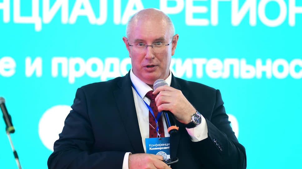 Директор Ассоциации медицинских специалистов по модификации рисков Александр Розанов назвал одной из ключевых проблем то, что работодатели далеко не всегда могут оценить финансовые последствия ухудшения здоровья коллектива. «Когда руководитель видит, сколько компания теряет из-за болезней сотрудников и как эти потери можно сократить, разговор становится гораздо более конкретным»,— отметил эксперт