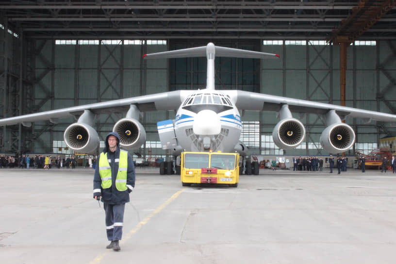 2019 год. Вывод из производственных цехов завода "Авиастар-СП" нового Ил-76 МД-90А 