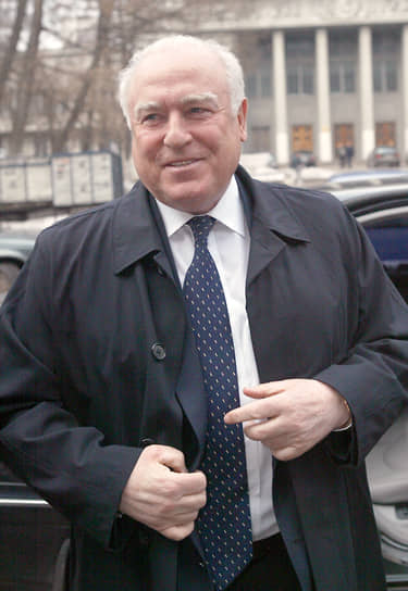 В июне 2009 года Черномырдин был назначен на пост советника президента Дмитрия Медведева. Одновременно на политика возложили обязанности специального представителя президента РФ по вопросам экономического сотрудничества с государствами—участниками СНГ 