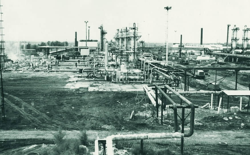 В 1973—1978 годах Виктор Черномырдин возглавлял Оренбургский газоперерабатывающий завод 
