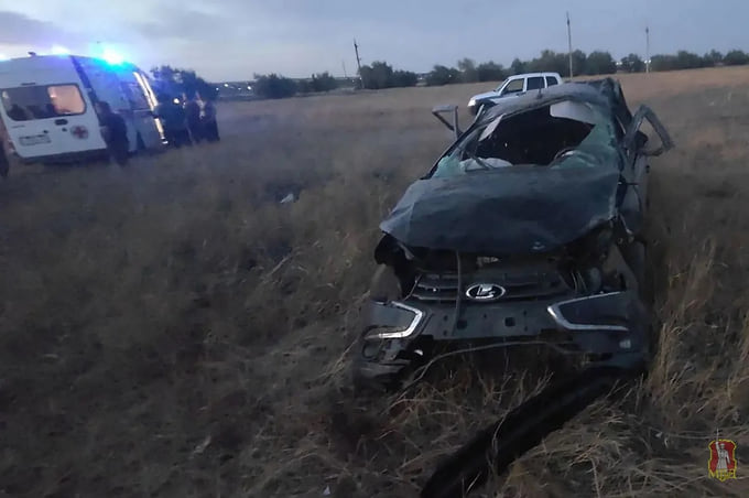 Водитель и несовершеннолетняя пассажирка погибли в аварии под Волгоградом