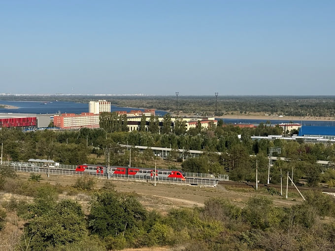 В Волгограде открыли ПВР в школе №64 для жителей пострадавших от атаки БПЛА домов