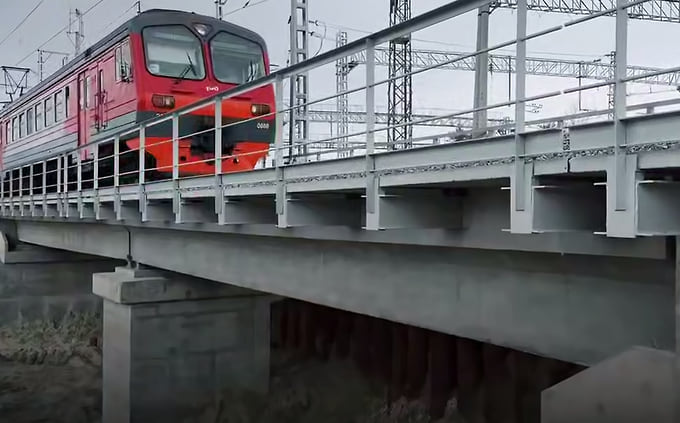 Под Волгоградом дроны повредили контактную сеть железной дороги
