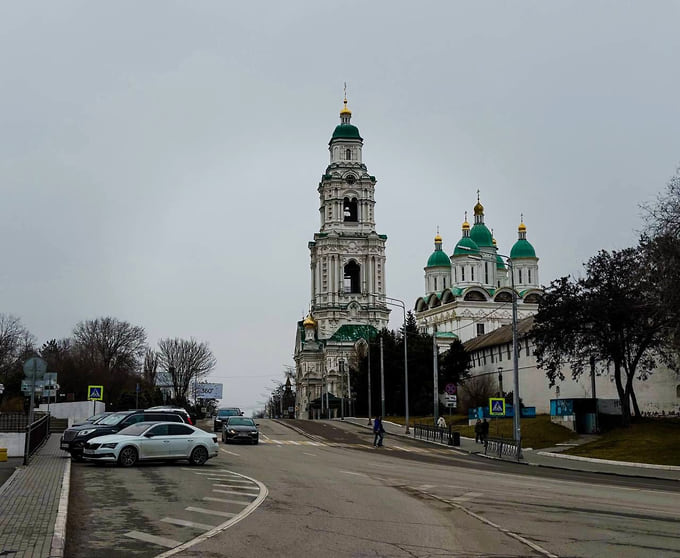 Астраханский кремль временно принимает посетителей через Никольские ворота