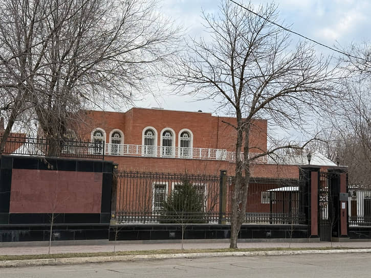 Генконсульство Ирана в Астрахани, где появился мемориал жертвам американо-израильских бомбардировок, открылось в 2001 году